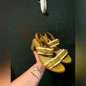 Women’s Dr. Scholl’s Tan White Stylar Heels Size 8